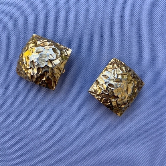 Robin Kahn vintage clip on square gold earrings - Picture 1 of 4